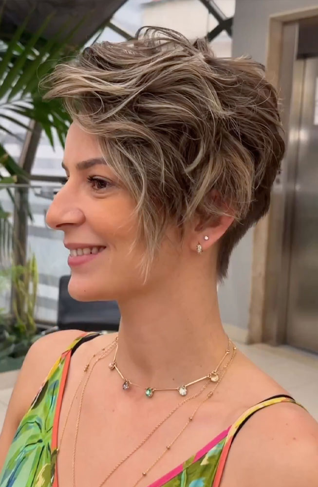 haircut stories, tiktok hair, scene hair, hair clinic, hair restoration, hairlosstalk, hair clinic near me, hair loss treatment, hair transplant near me, prom hairstyles,