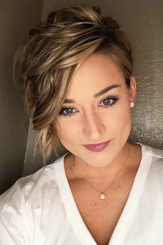 short hairstyle with fringe