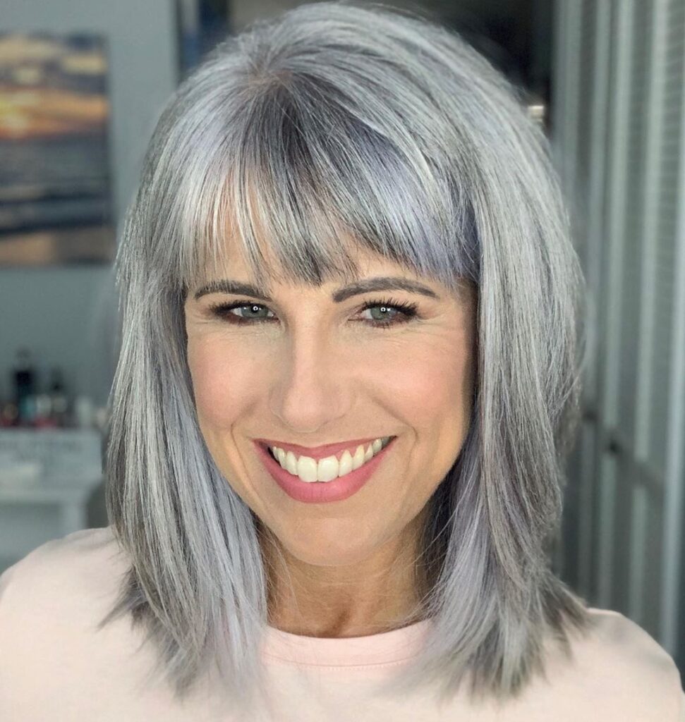 40 Beautiful Mid-Length Haircuts for Women Over 50 - Page 9 of 40