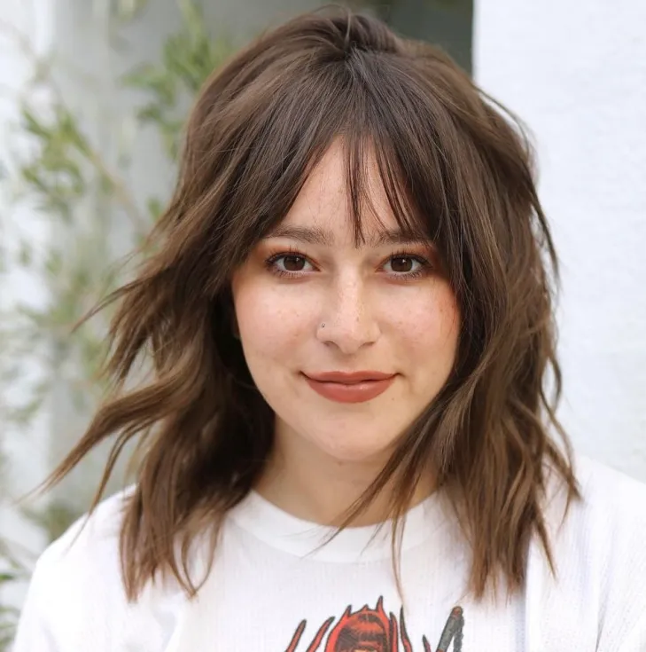 medium length hairstyle