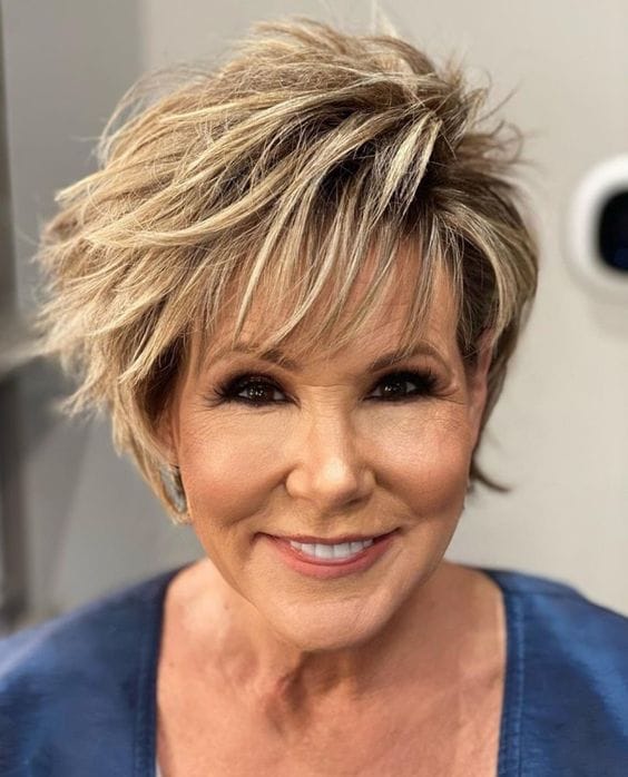 30+ Beautiful Short Haircuts for Older Women - Page 2 of 24